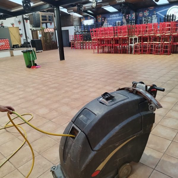 Maquinaria profesional de limpieza
